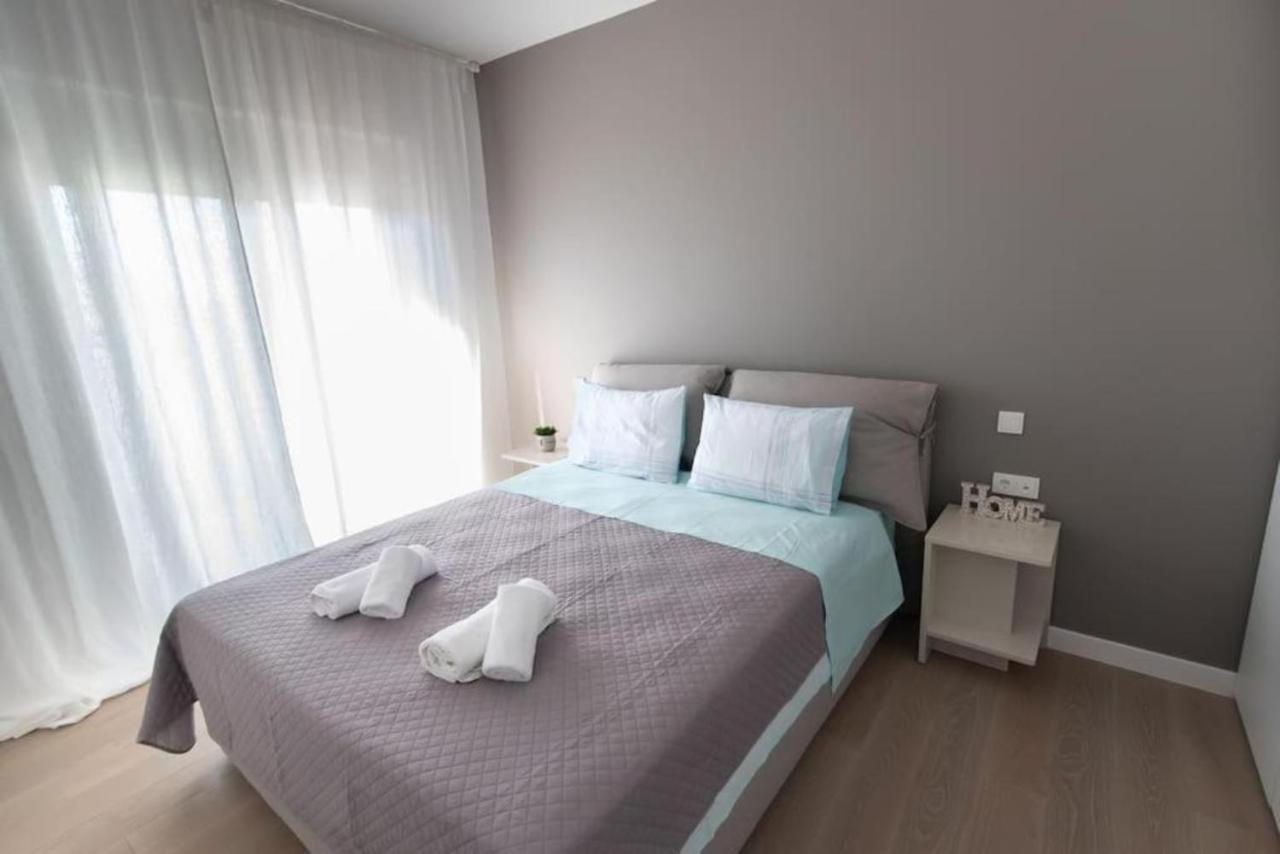 Bright Apartment In The New Building 아테네 외부 사진