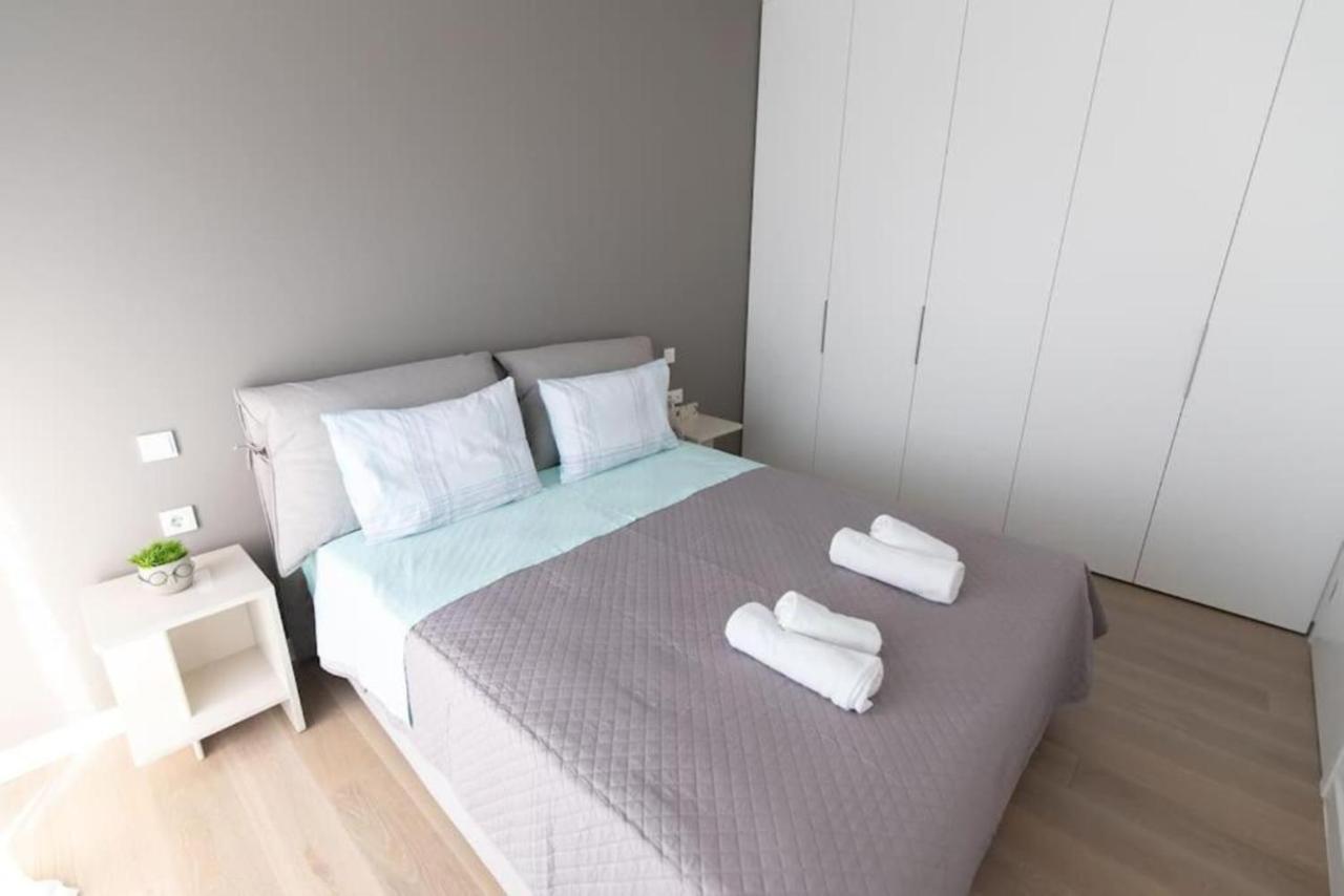 Bright Apartment In The New Building 아테네 외부 사진