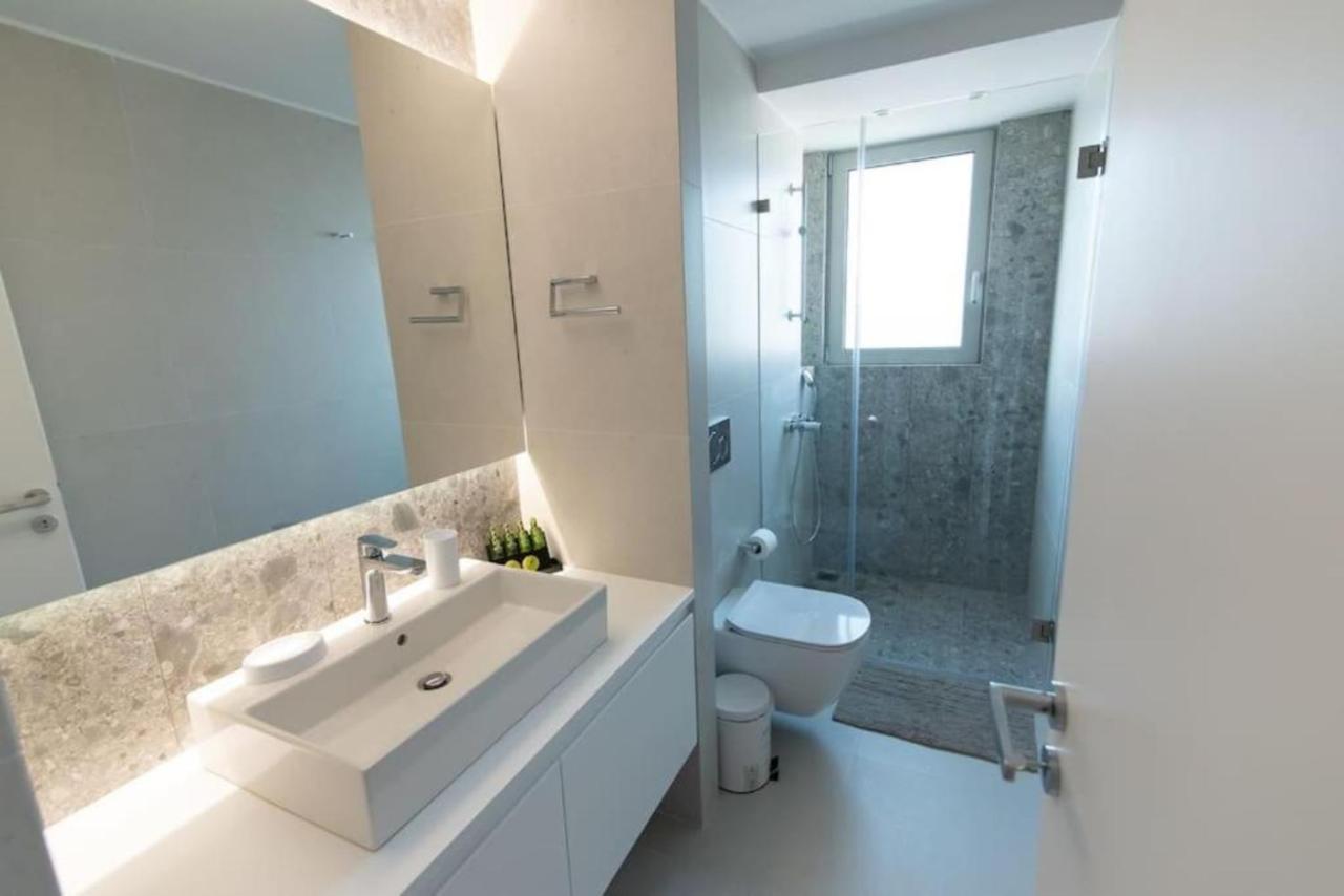 Bright Apartment In The New Building 아테네 외부 사진